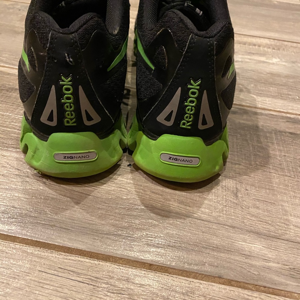 Men’s Reebok Sneaker Shoes - Picture 3 of 4